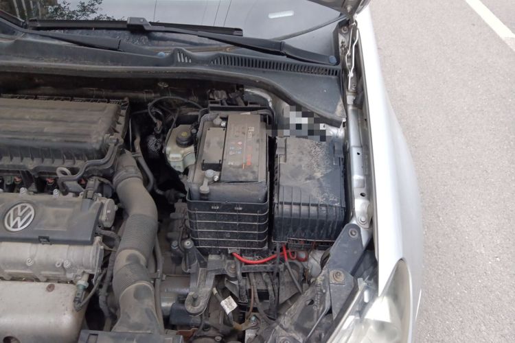 Used Volkswagen Golf 2011 1.6L Automatic Comfort Model Engine Bay Left
