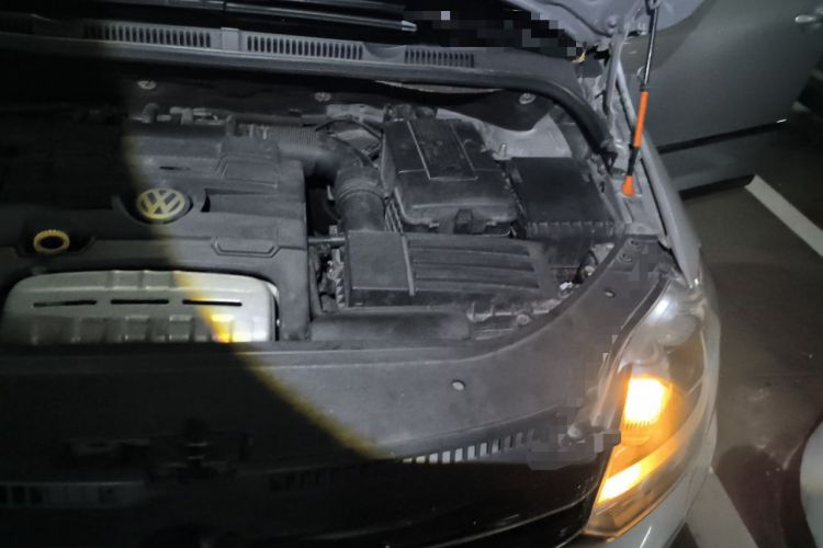 Used Volkswagen Golf 2011 1.4TSI Cross Golf Engine Bay Left