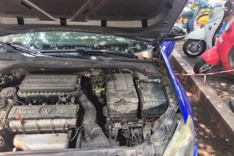 Used Volkswagen Golf 2011 1.6 Manual Fashion Edition Engine Bay Left