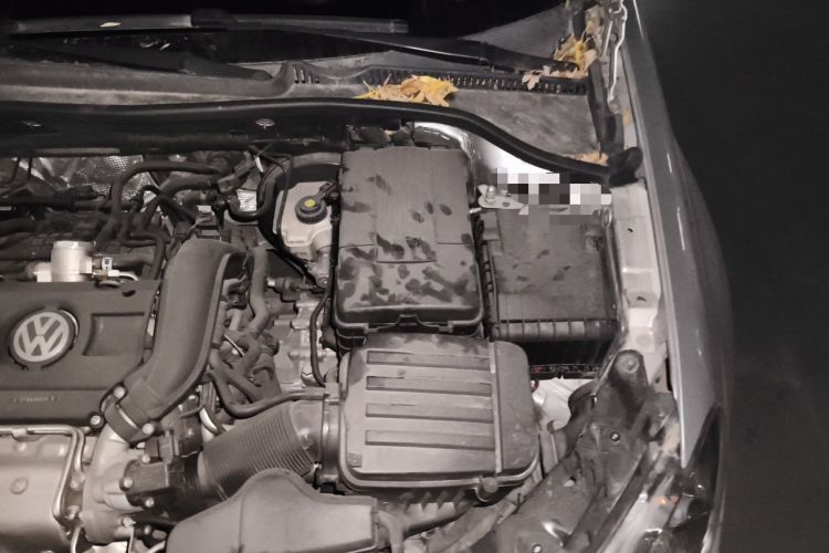 Used Volkswagen Golf 2011 1.4 TSI Automatic Comfort Model Engine Bay Left
