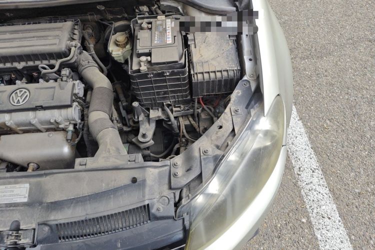 Used Volkswagen Golf 2011 1.6 Manual Comfort Model Engine Bay Left