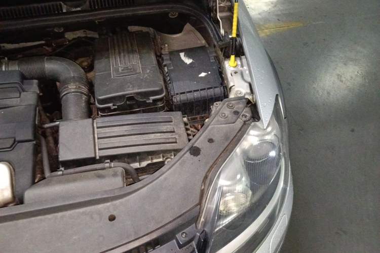 Used Volkswagen Golf 2011 1.4TSI Cross Golf Engine Bay Left
