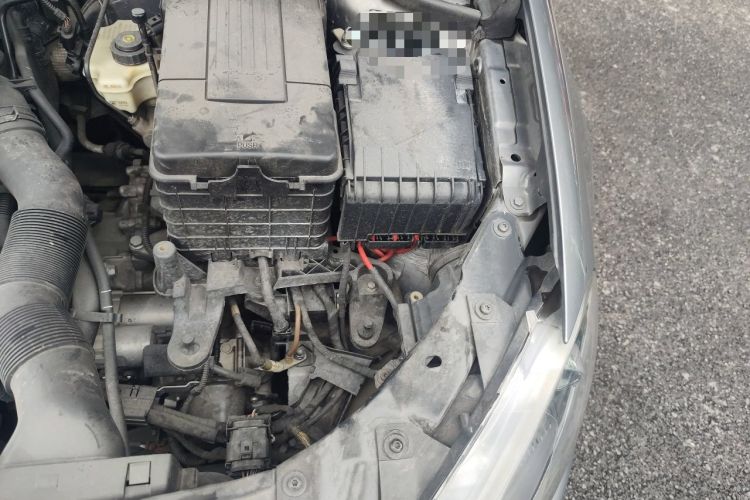 Used Volkswagen Golf 2011 1.6L Automatic Comfort Model Engine Bay Left