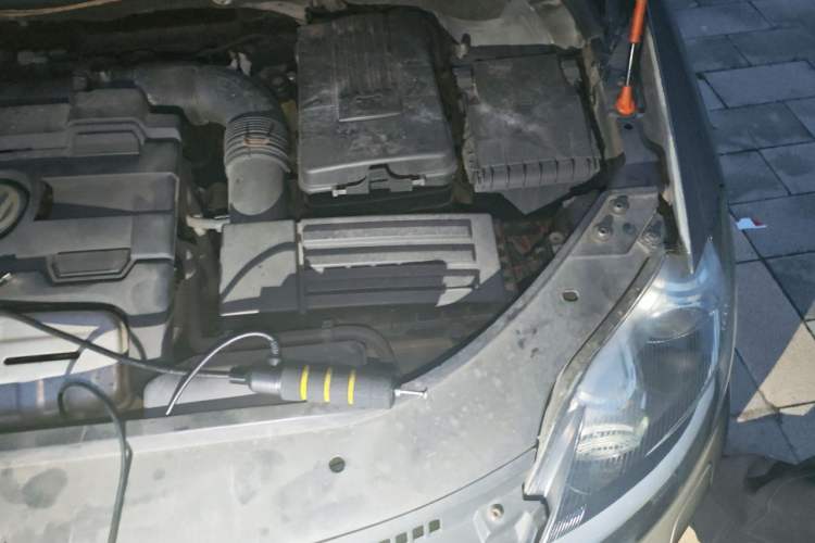 Used Volkswagen Golf 2011 1.4TSI Cross Golf Engine Bay Left