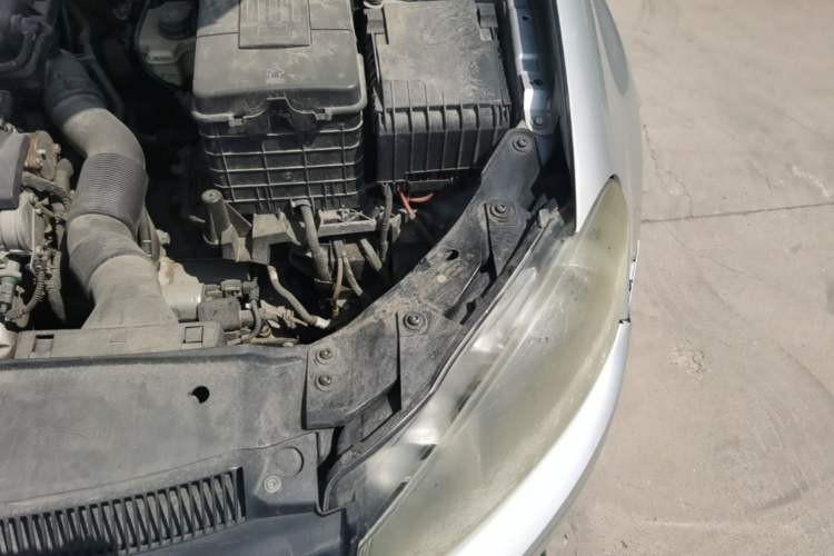 Used Volkswagen Golf 2011 1.6L Automatic Comfort Model Engine Bay Left