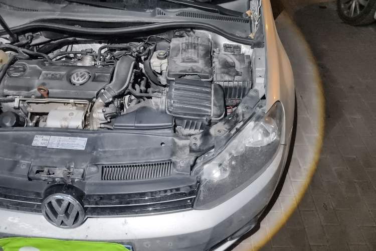 Used Volkswagen Golf 2011 1.4 TSI Automatic Comfort Model Engine Bay Left