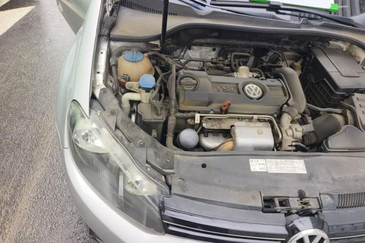 Used Volkswagen Golf 2011 1.4 TSI Automatic Comfort Model Engine Bay Right