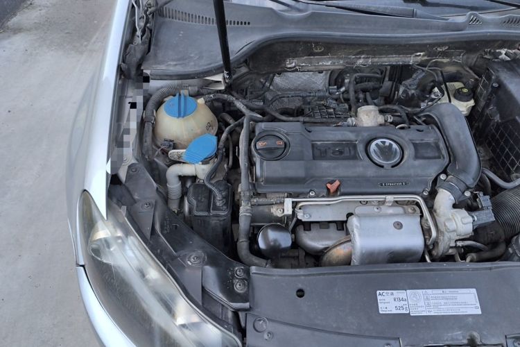 Used Volkswagen Golf 2011 1.4 TSI Automatic Comfort Model Engine Bay Right