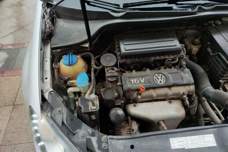 Used Volkswagen Golf 2011 1.6 Manual Comfort Model Engine Bay Right