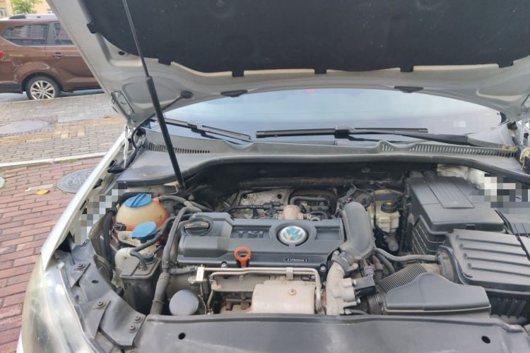 Used Volkswagen Golf 2011 1.4 TSI Automatic Comfort Model Engine Bay Right