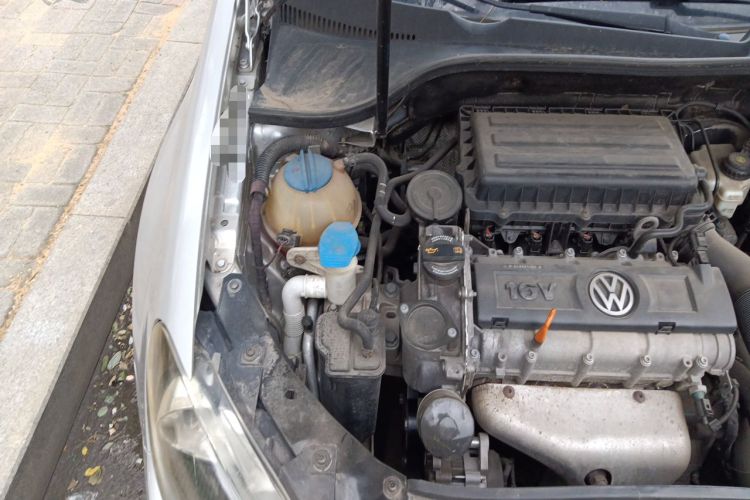 Used Volkswagen Golf 2011 1.6L Automatic Comfort Model Engine Bay Right