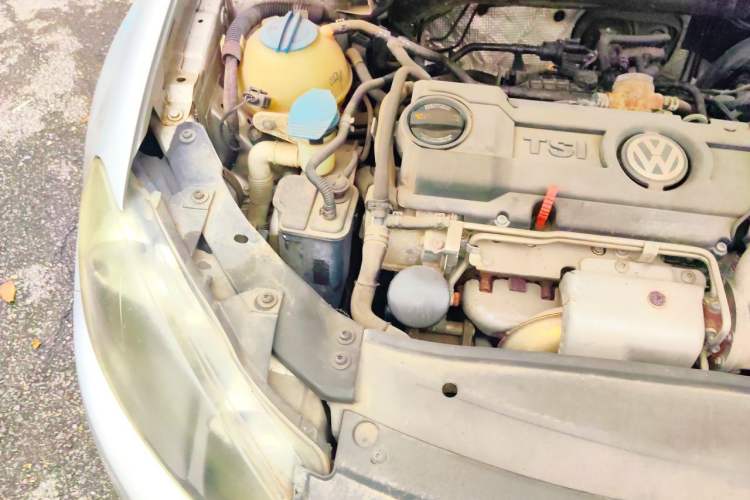 Used Volkswagen Golf 2011 1.4 TSI Manual Comfort Edition Engine Bay Right