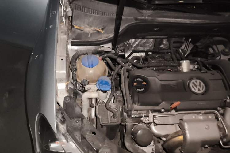Used Volkswagen Golf 2011 1.4 TSI Automatic Comfort Model Engine Bay Right