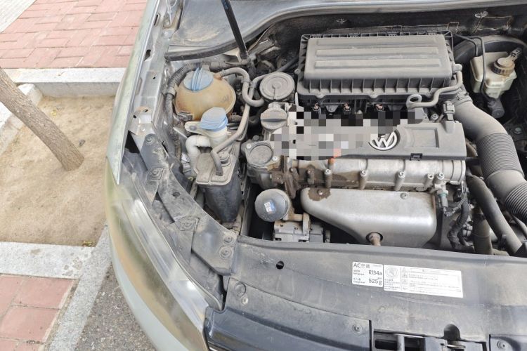 Used Volkswagen Golf 2011 1.6 Manual Comfort Model Engine Bay Right