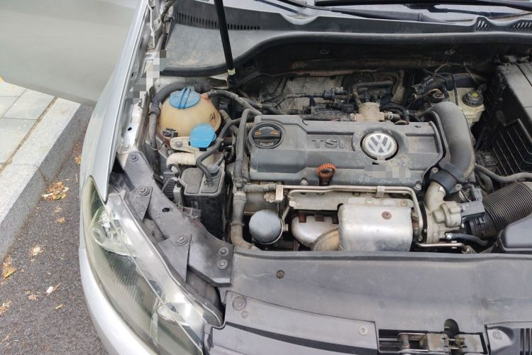 Used Volkswagen Golf 2011 1.4 TSI Automatic Comfort Model Engine Bay Right