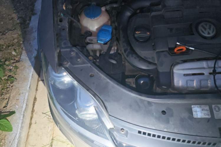 Used Volkswagen Golf 2011 1.4TSI Cross Golf Engine Bay Right