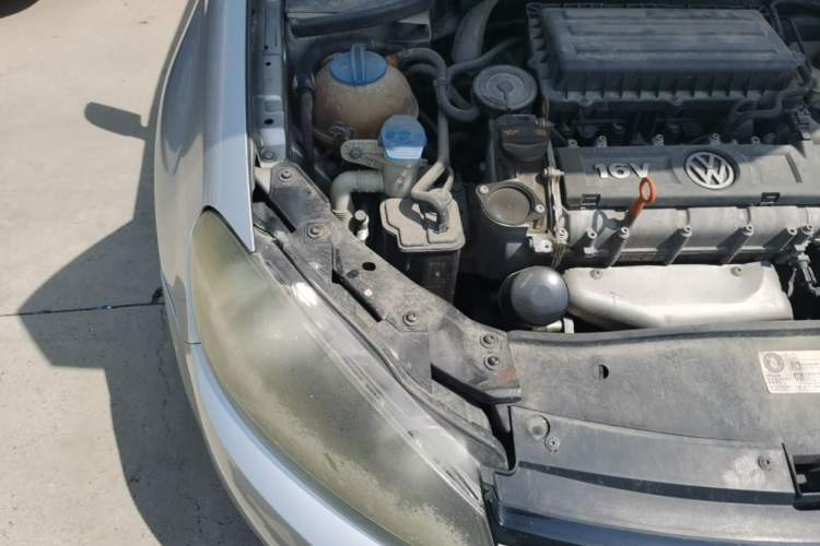 Used Volkswagen Golf 2011 1.6L Automatic Comfort Model Engine Bay Right