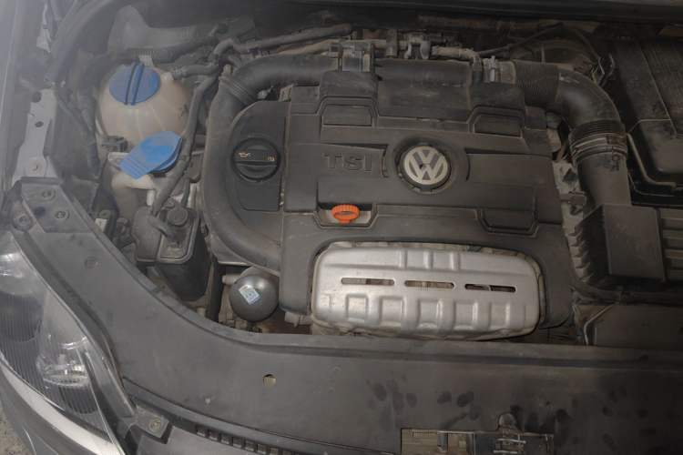 Used Volkswagen Golf 2011 1.4TSI Cross Golf Engine Bay Right