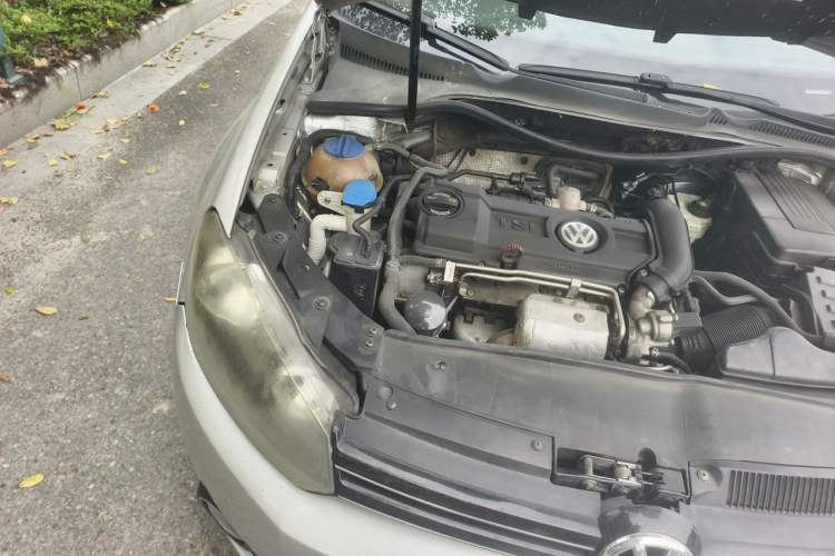 Used Volkswagen Golf 2011 1.4 TSI Automatic Comfort Model Engine Bay Right