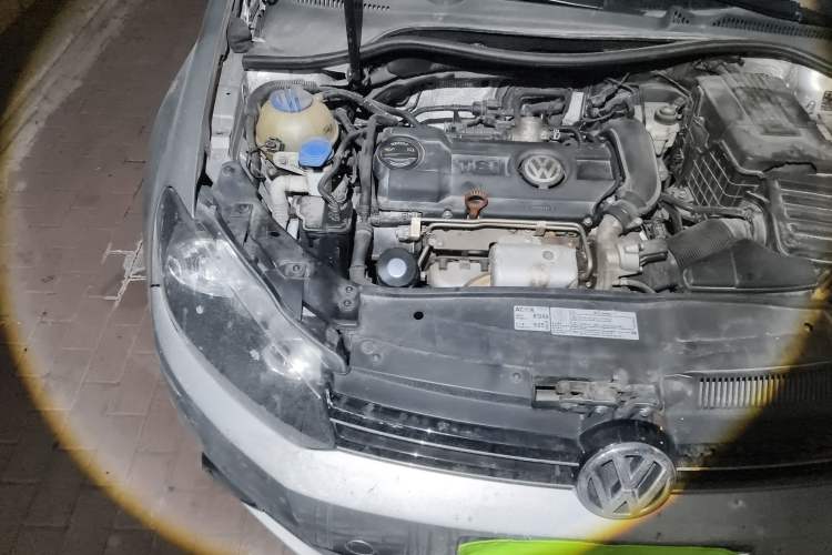 Used Volkswagen Golf 2011 1.4 TSI Automatic Comfort Model Engine Bay Right