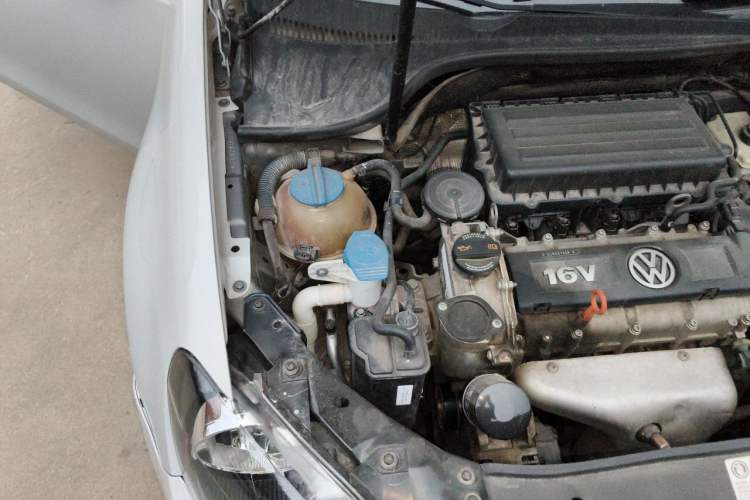 Used Volkswagen Golf 2011 1.6L Automatic Comfort Model Engine Bay Right