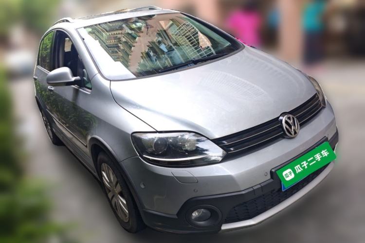Used Volkswagen Golf 2011 1.4TSI Cross Golf Front Right 45 Deg