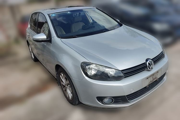 Used Volkswagen Golf 2011 1.6 Manual Comfort Model Front Right 45 Deg