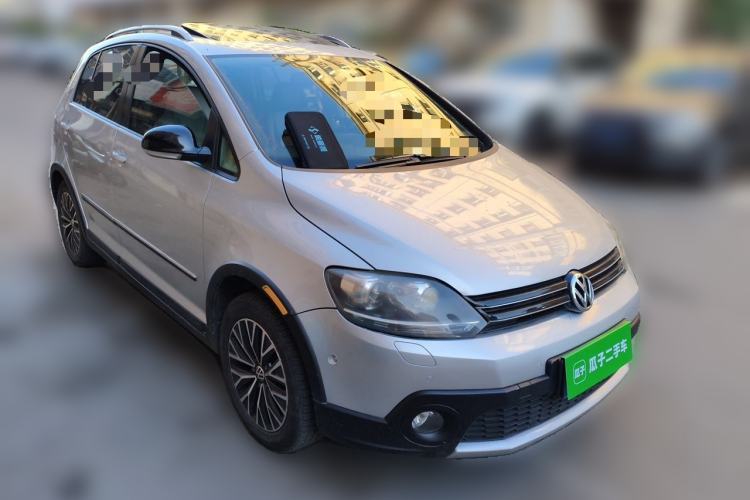 Used Volkswagen Golf 2011 1.4TSI Cross Golf Front Right 45 Deg