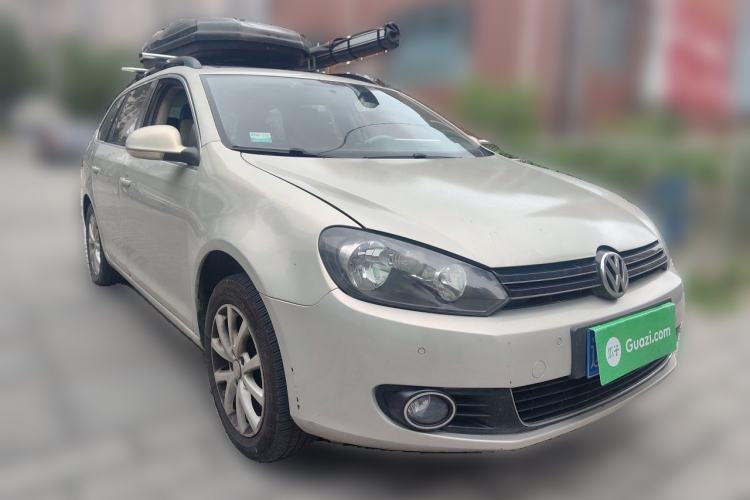 Used Volkswagen Golf 2011 1.4 TSI Comfort Travel Edition Front Right 45 Deg