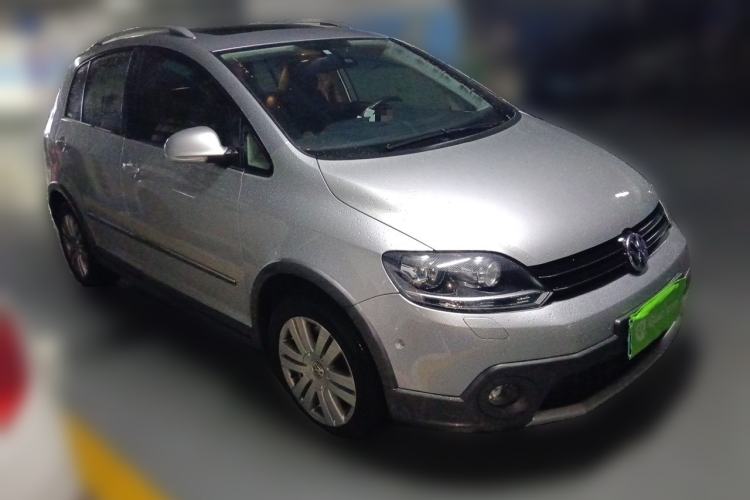 Used Volkswagen Golf 2011 1.4TSI Cross Golf Front Right 45 Deg