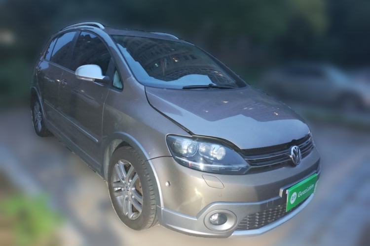 Used Volkswagen Golf 2011 1.4TSI Cross Golf Front Right 45 Deg