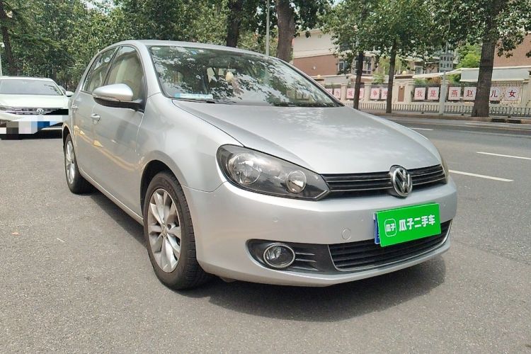 Used Volkswagen Golf 2011 1.6L Automatic Comfort Model Front Right 45 Deg