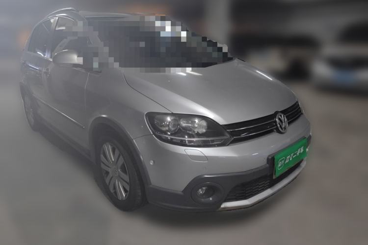Used Volkswagen Golf 2011 1.4TSI Cross Golf Front Right 45 Deg