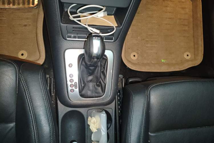 Used Volkswagen Golf 2011 1.4TSI Cross Golf Gear Lever