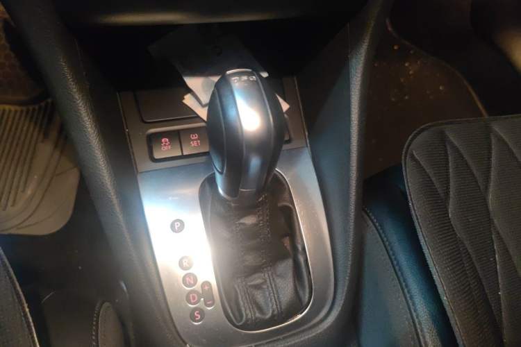 Used Volkswagen Golf 2011 1.4 TSI Luxury Touring Edition Gear Lever