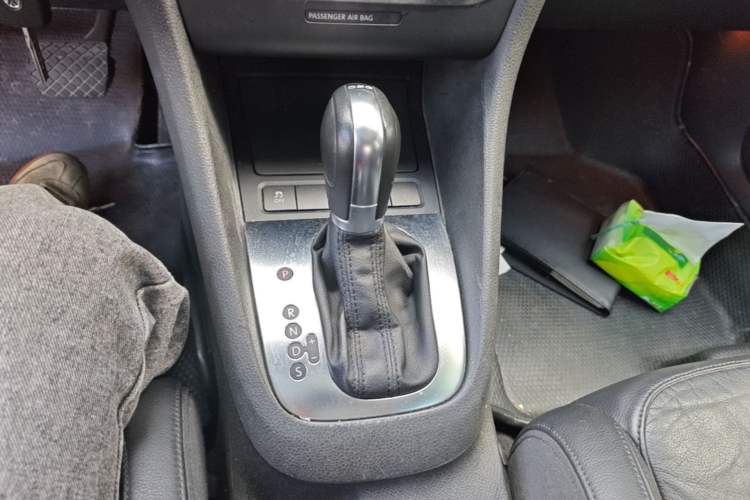 Used Volkswagen Golf 2011 1.4 TSI Luxury Touring Edition Gear Lever