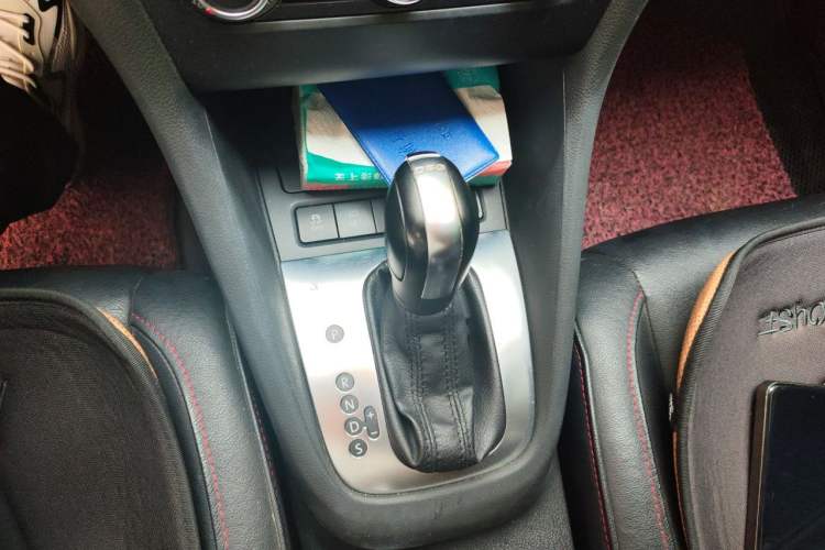 Used Volkswagen Golf 2011 1.4 TSI Automatic Comfort Model Gear Lever