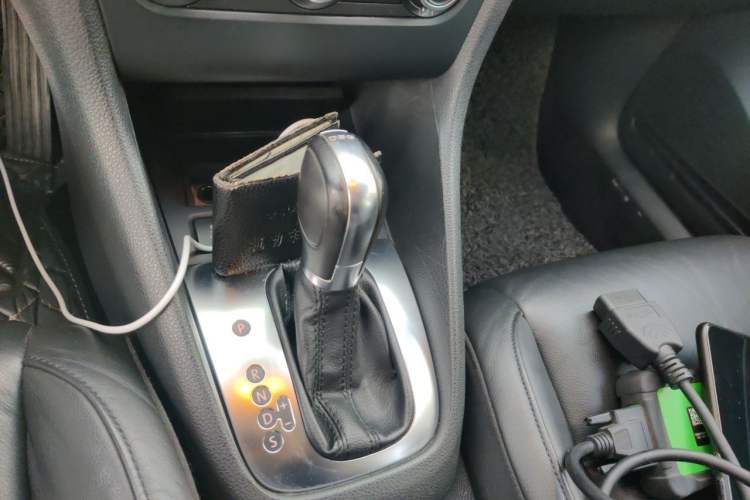 Used Volkswagen Golf 2011 1.4 TSI Automatic Comfort Model Gear Lever
