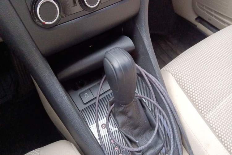 Used Volkswagen Golf 2011 1.6L Automatic Comfort Model Gear Lever