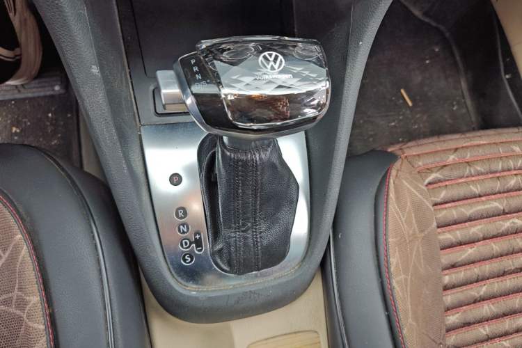 Used Volkswagen Golf 2011 1.4 TSI Automatic Comfort Model Gear Lever