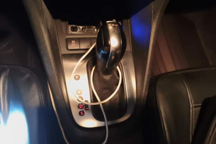 Used Volkswagen Golf 2011 1.4 TSI Automatic Comfort Model Gear Lever