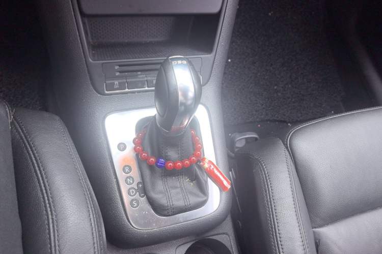 Used Volkswagen Golf 2011 1.4TSI Cross Golf Gear Lever