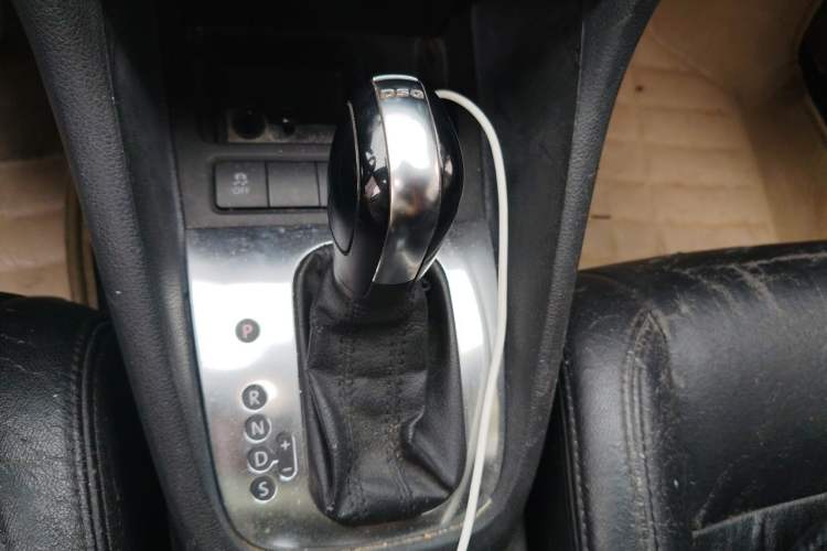 Used Volkswagen Golf 2011 1.4 TSI Automatic Comfort Model Gear Lever