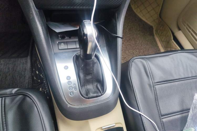 Used Volkswagen Golf 2011 1.6L Automatic Comfort Model Gear Lever