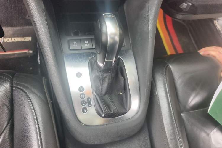 Used Volkswagen Golf 2011 1.4 TSI Automatic Comfort Model Gear Lever