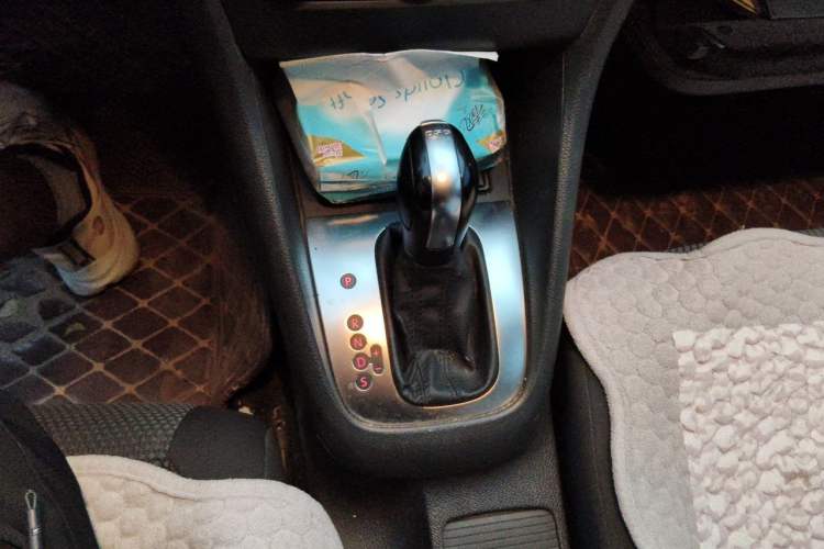 Used Volkswagen Golf 2011 1.6L Automatic Comfort Model Gear Lever