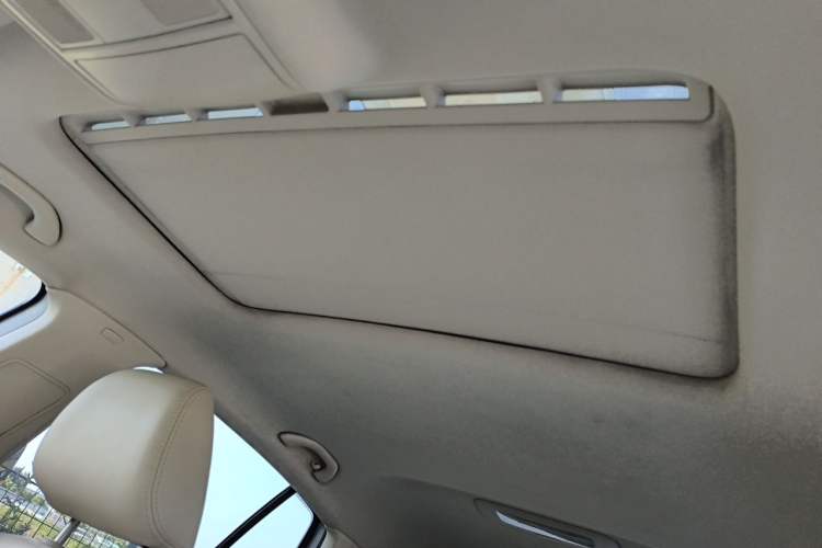 Used Volkswagen Golf 2011 1.4 TSI Automatic Comfort Model Headliner