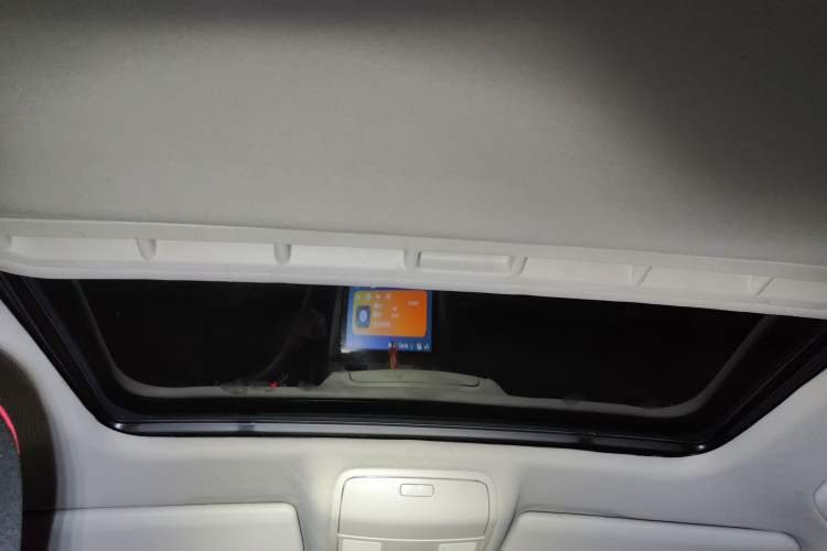 Used Volkswagen Golf 2011 1.6L Automatic Comfort Model Headliner