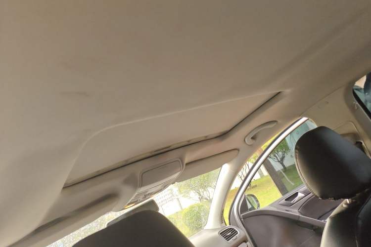 Used Volkswagen Golf 2011 1.6 Manual Comfort Model Headliner