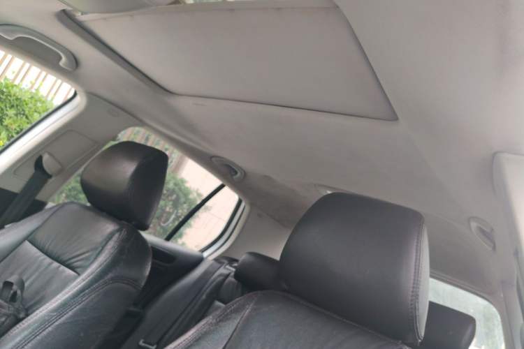 Used Volkswagen Golf 2011 1.4 TSI Automatic Comfort Model Headliner